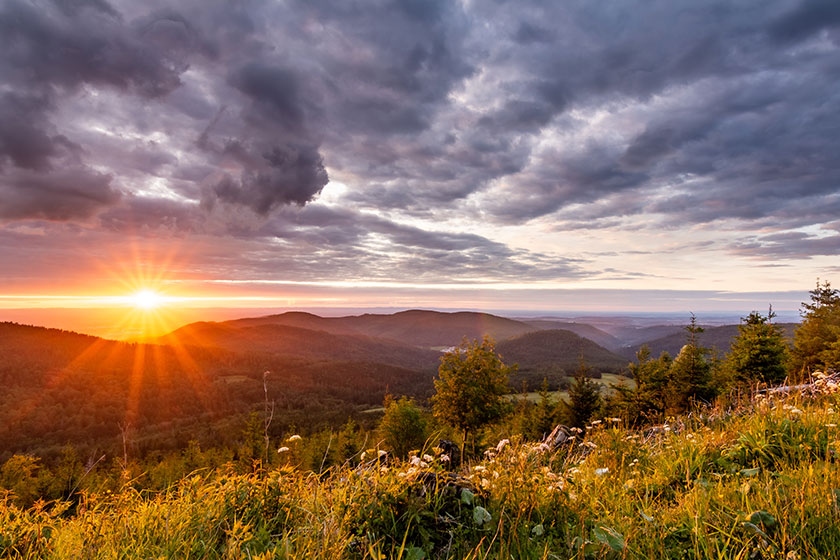 Tips-For-Dealing-with-Sundowners’-Syndrome-in-Seniors Tips-For-Dealing-with-Sundowners'-Syndrome-in-Seniors