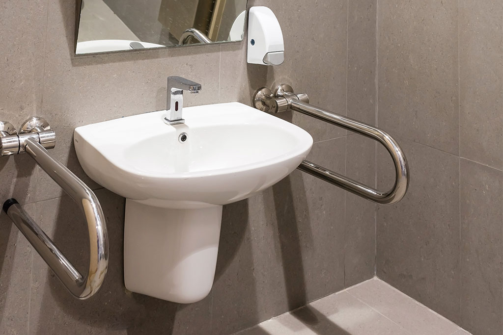 Tips For Seniors_ Bathroom Safety Tips For Seniors_ Bathroom Safety