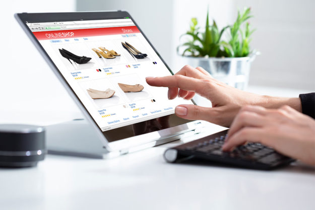 Three Tips For Choosing Anti-Slip Shoes For Seniors