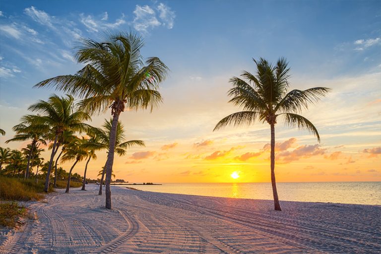 Sunrise on the Smathers beach – Key West, Florida Sunrise on the Smathers beach - Key West, Florida