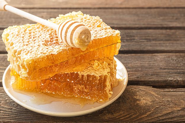 The Many Health Benefits Of Consuming Honey For Seniors
