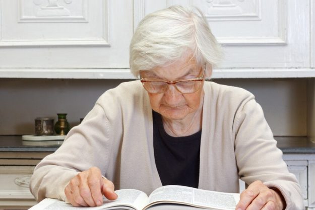 how-memory-care-in-bradenton-fl-helps-dementia-patients-maintain-their-independence