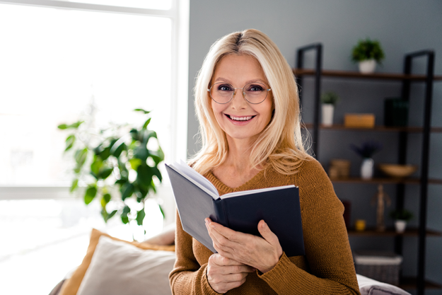 photo cheerful charming lady spending free time photo cheerful charming lady spending free time