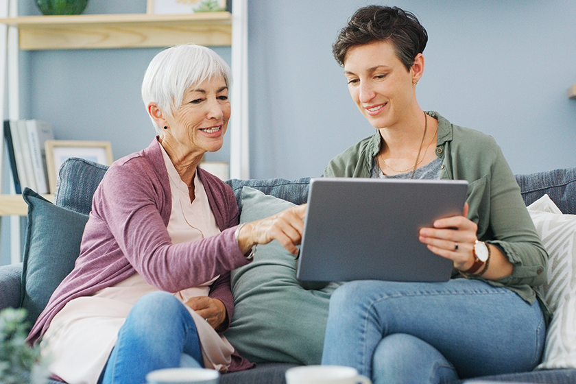 senior mom daughter tablet